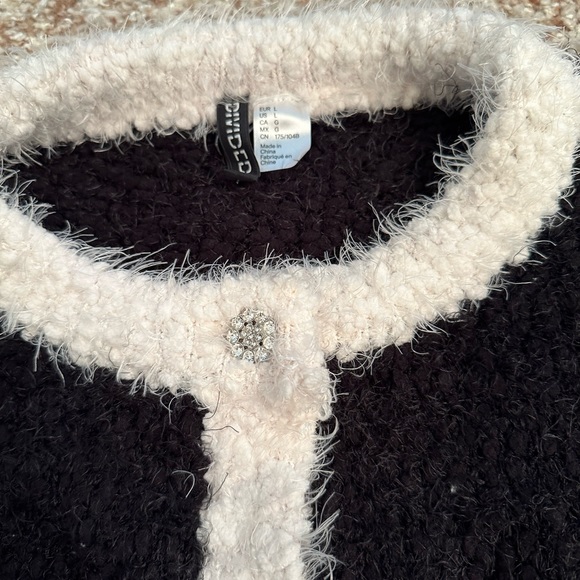Really soft H&M sweater with jeweled buttons. Size L. - Picture 4 of 8